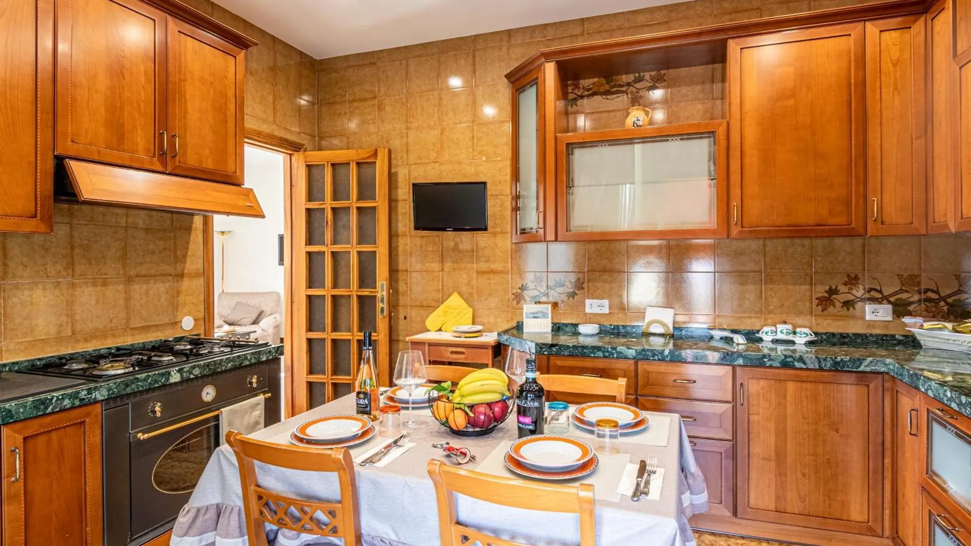 Bright Apartment Private Parking Naples - Happy Rentals