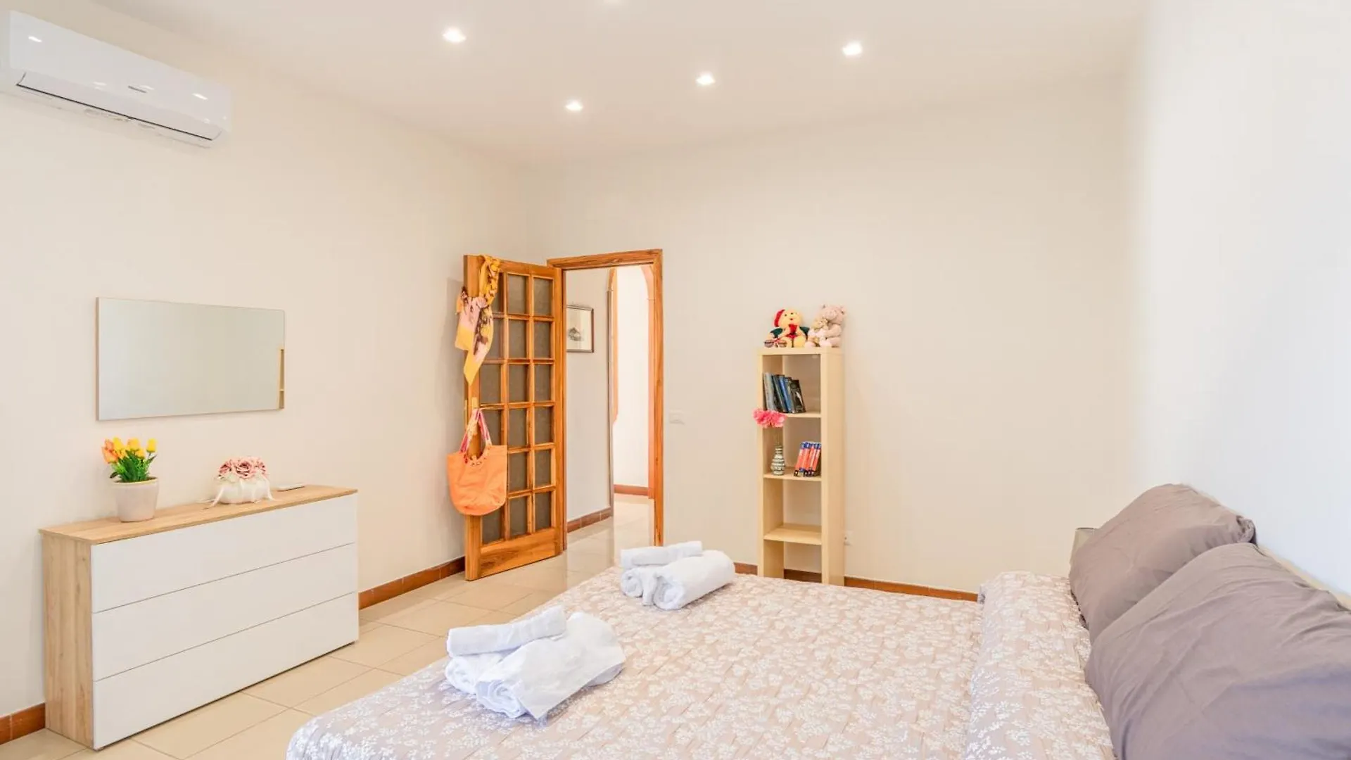 Bright Apartment Private Parking Naples - Happy Rentals